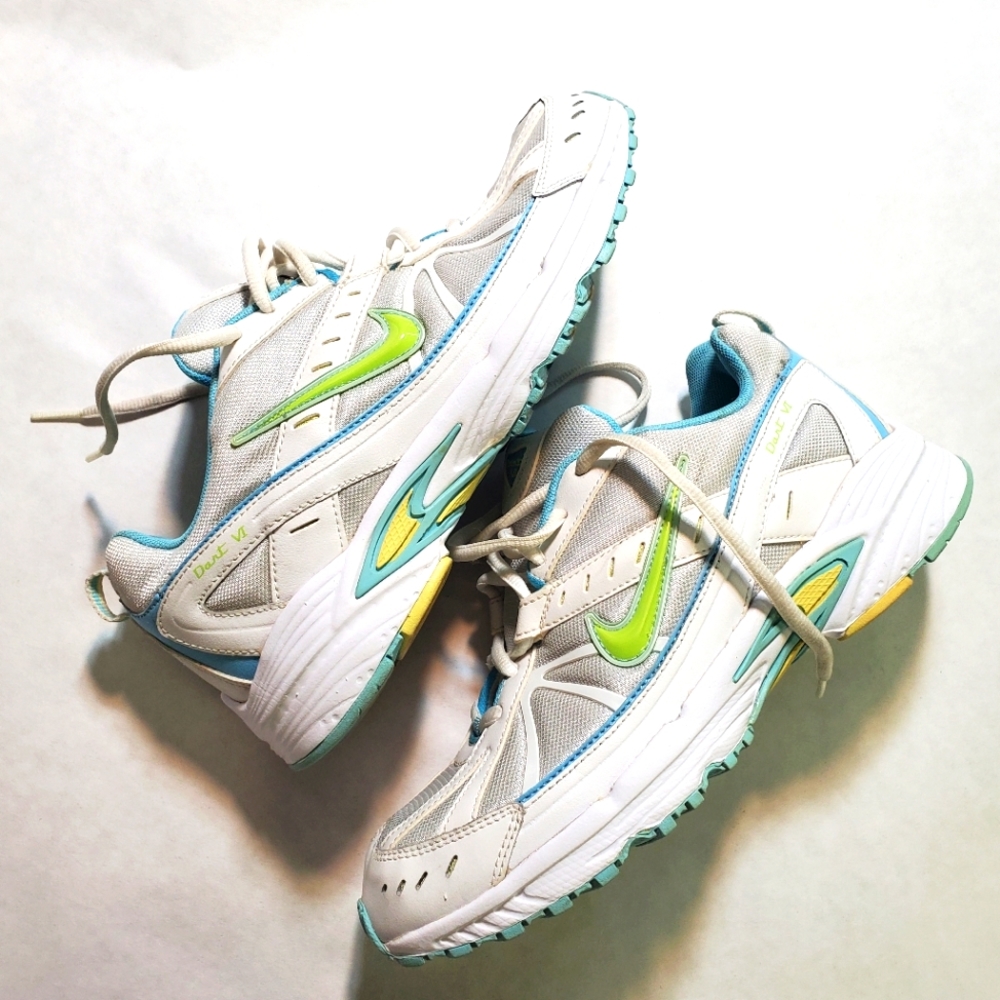 Nike datrs v1 women's shoe's